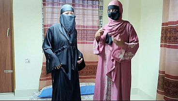 Adik Tiri Berhijab Ingin Merasakan Batang Besar Kakak Tiri Di Dalam Vagina Sempitnya