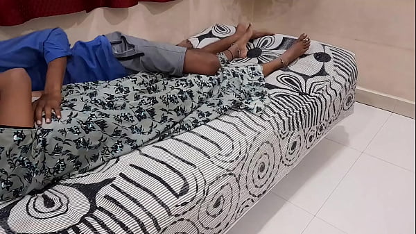 Istri Seksi India Dihardiki Puki Montoknya Oleh Suami Hindu Kurus – Film Panjang Hindi