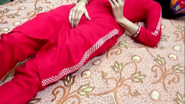 Gadis Langsing Digilir Penyewa, Film Panas Hindi Dengan Adegan Ranjang