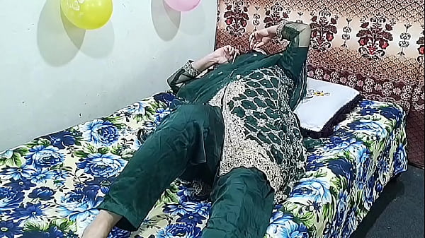 Wanita India Yang Sudah Menikah Panggil Pemuda Ke Rumah Untuk Bercinta Kasar Dengan Suara Hindi Yang Menggairahkan