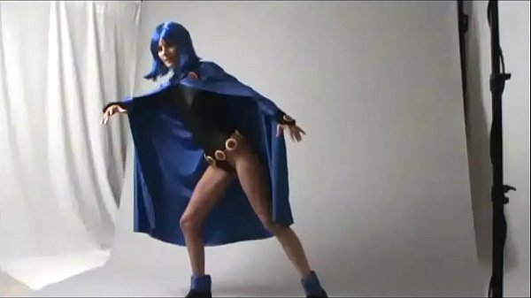 Raven Cosplay Amatir Yang Bikin Nggak Bisa Berhenti Melirik