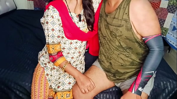 Mami Ko Paisa Kamane Ka Sexy Tarika Bataya Aur Phir Uski Chudaai Ki Masti