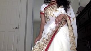 Hot Ibu-ibu Chennai Buka Baju Di Webcam, Ngocok Pakai Bahasa Tamil