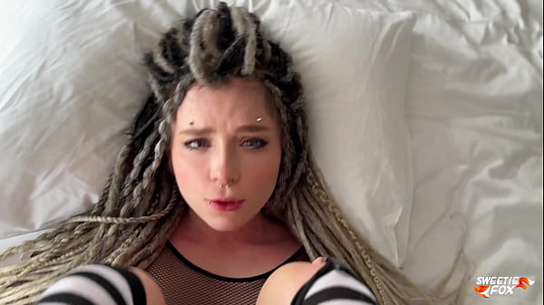 Gadis Santai Berdreadlocks Dan Tindikan, Ngentot Kasar, Deepthroat Dan Telan Cairan