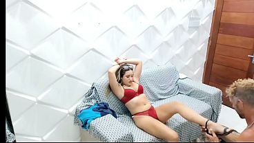 Ibu Mertuaku Yang Masih Muda Sendirian Di Rumah, Penuh Nafsu, Begitu Aku Datang Dia Langsung Merayuku Untuk Menembus Pantat Ketatnya Sampai Aku Memuntahkan Semua Di Dalam. Vagninho E Vivi Capetinha