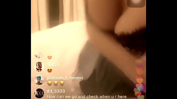 Poonam Pandey Live Panas Dengan Suara Menggoda Bagian 1
