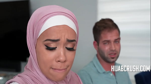 Bantuin Stepsis Arabku Biar Gak Kaku, Bikin Dia Makin Liar Di Bawah Hijab.