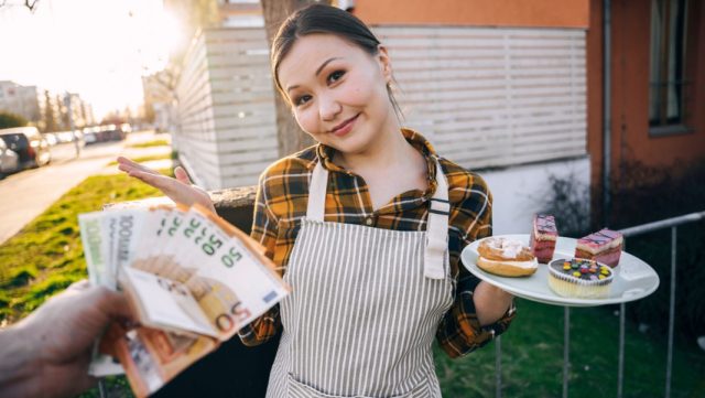 Agen Umum – Kue Krim Dan Mani Di Dalam