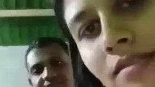 Malam Pertama Pasangan India, Panas Dan Basah Kuyup.
