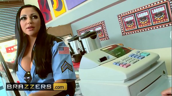 Baju Seragam Ketat, Toket Gede Montok – (audrey Bitoni, Honey White, Johnny Sins) – Krim Boston – Brazzers
