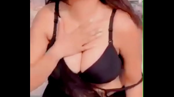 Gadis India Baru Yang Bikin Makin Pengen, Tubuhnya Panas Dan Menggoda Banget!