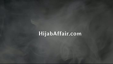 Ibu Tiri Arab Kira Kontolku Lampu, Sampai Ujungnya Basah Kena Senggama.