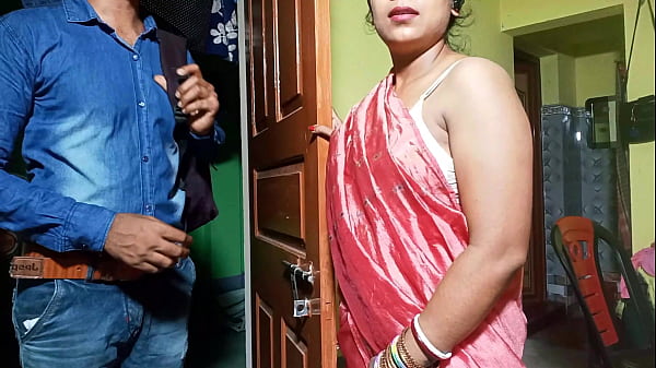 ब्रा बेचने वाले ने भाभी को फंसाकर चोदा, साफ हिंदी आवाज में देसी पोर्न