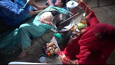 Ibu Tiri Di Dapur, Desi Hot, Bumbu Erotis, Siap Menggoda Dengan Resep Rahasia
