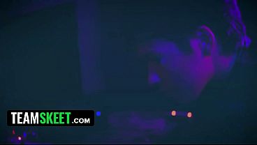 Cyberpunk Brooklyn Gray Jadi Cewek Masa Depan, Ngewe Brutal Sampe Penuh Di Dalem