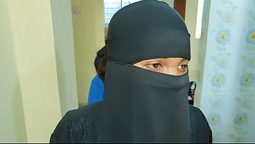 Ibu Rumah Tangga Seksi Digebuk Suami Sampai Meraung, Video Desi Xxx Bikin Ngiler.