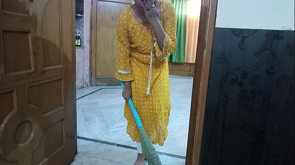 Desi Pembantu Malu-malu Dengan Toket Gede Ngewe Bosnya, Seru Banget Pake Audio Hindi.