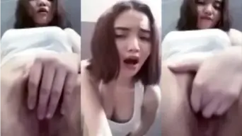 Cewe Bondol Binal Ngewe Pake Tiga Jari Sampe Muncrat.