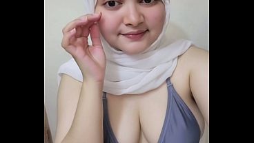 Hari-hari Awal Goyang Twerk Pake Hijab, Bikin Makin Panas Dan Basah