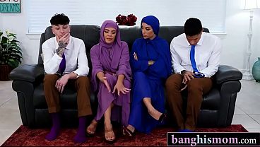 Pesta Ngentot Balas Dendam Bareng Dua Hijab Montok Mertua Sama Anak Tiri Kontol Gede.