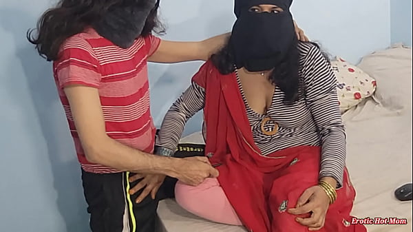 Semoga Pacar Lu Nggak Segini Seksi, Ngewe Memek Desi Indian Ketatnya Sambil Pakai Hijab Muslim, Dengan Erangan Panas Kencang Dalam Bahasa Hindi.