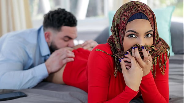 Bokep Step-bang, Mau Ngajarin Step-adik Kerudung Sebelum Nikah, Biar Tau Rasanya.