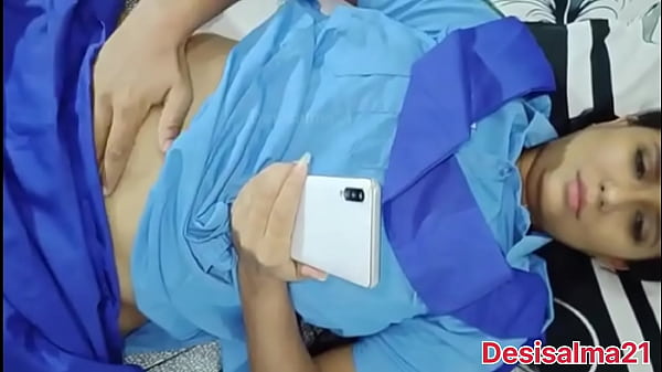 Gue Lagi Nonton Bokep, Tiba-tiba Tetangga Masuk Dan Lihat Gue Lagi Colokin Jari Ke Memek, Langsung Aja Dia Ngewe Gue Habis-habisan Sampe Becek, Videonya Disebar Jadi Mms.