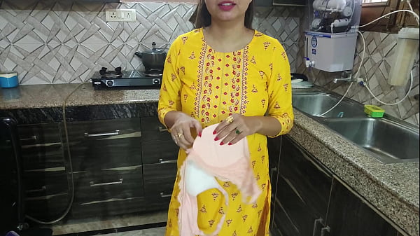 Desi Bhabhi Dapur Lagi Cuci Piring, Tiba-tiba Adik Ipar Datang Ngegas: “bhabhi, Gue Pengen Ngerasain Memek Lo, Lo Mau Kasih Nggak?” Suara Hindi Penuh Nafsu.