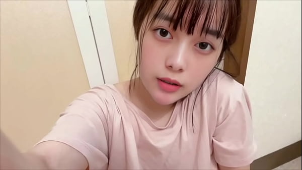Mama Lagi Tidur, Pas Mandi Bau Badan, Langsung Colmek Sambil Pegang Memek Basah.